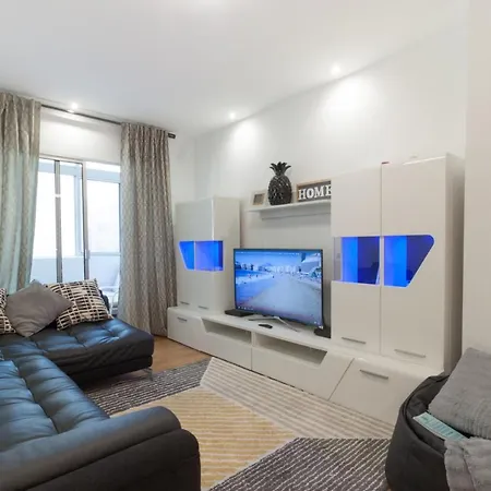 Апартаменты Spacious In A Residential Area