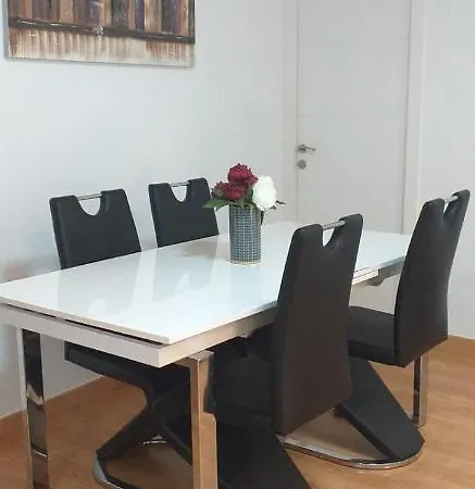 Апартаменты Spacious In A Residential Area